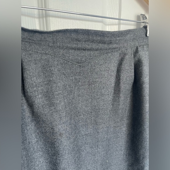 Vintage Gray100% Wool midi Skirt - Picture 5 of 10